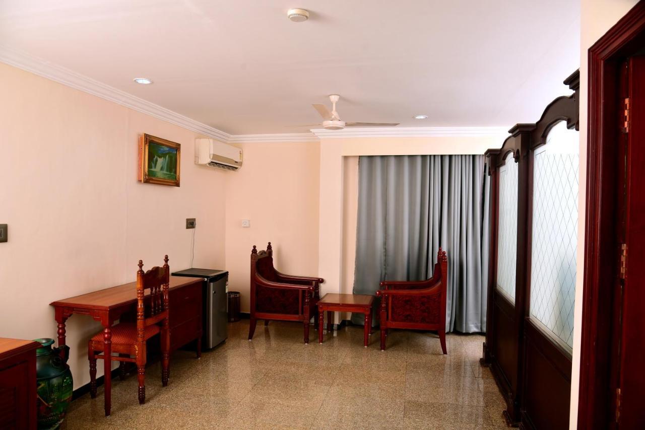 Hotel Kairali Towers Palakkad Exterior foto